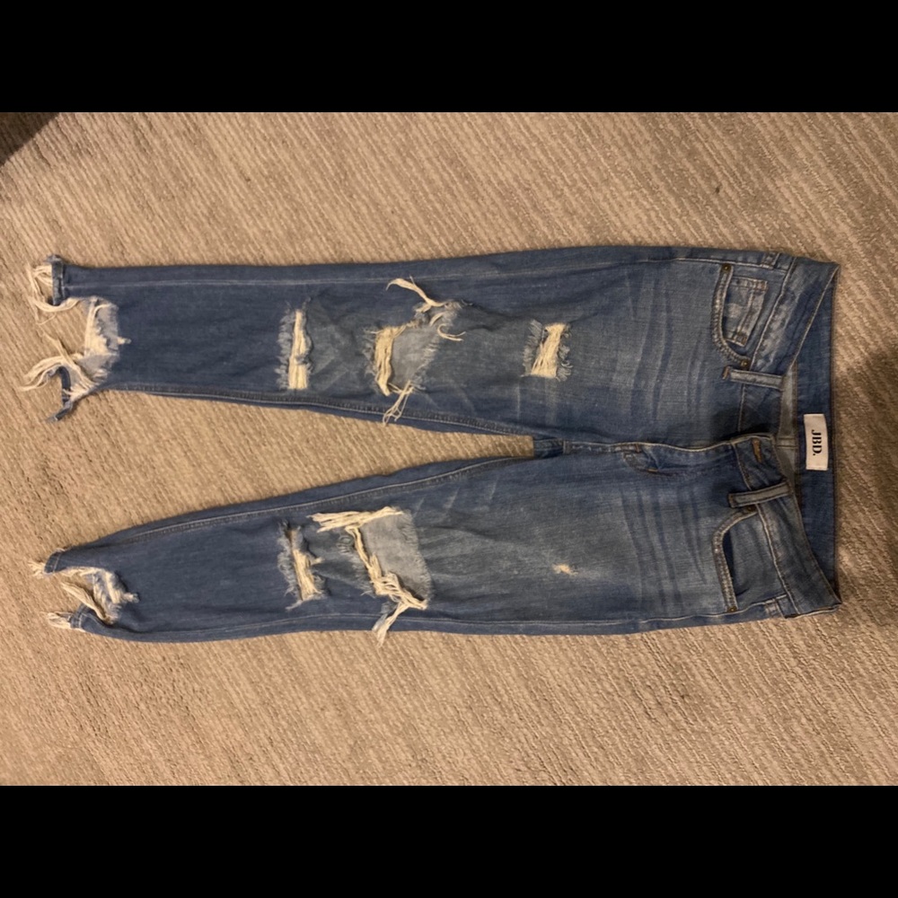 Distressed denim lightweight jeans